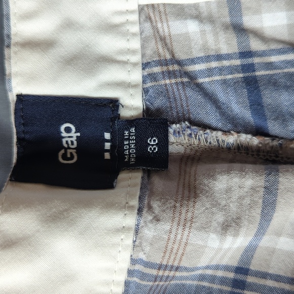 3 Pairs GAP Men's Plaid Shorts, Size 36 - Picture 7 of 10